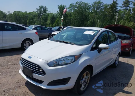 2018 Ford Fiesta Se z USA, uszkodzony, nr VIN 3FADP4BJ3JM144561